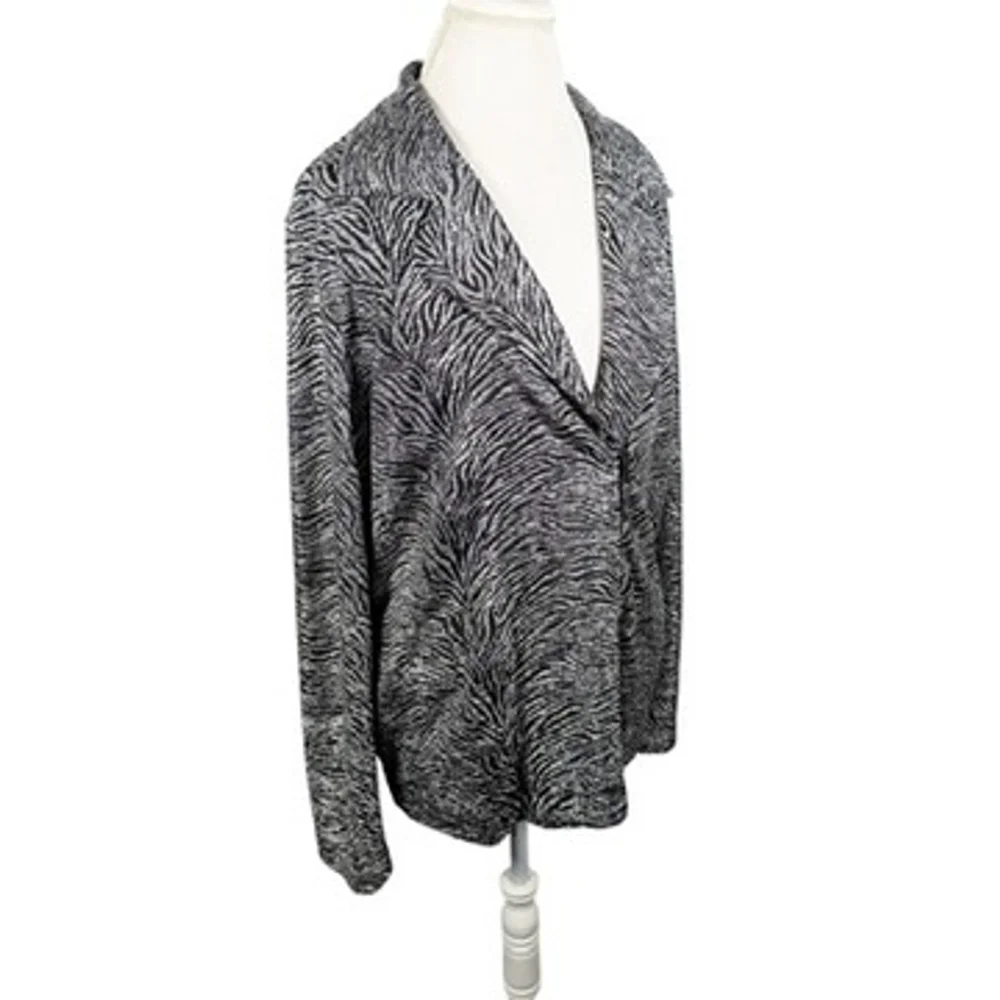 Chicos Black Silver Animal Print Moto Blazer Jacket Artsy Womens size 3 = XL